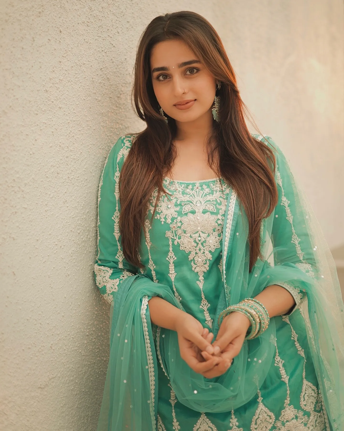 Ayesha Khan - ayesha-khan-16.webp